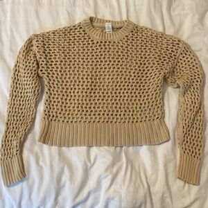 Old Navy cropped knitted top (Size XS)